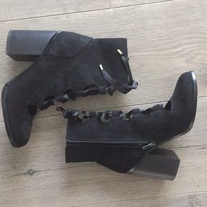 Cute lil booties! New!